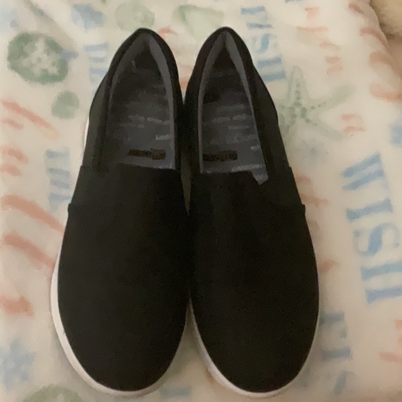 Never worn Grey’s Anatomy Soft Walk nursing shoes. Size 7.5 - Picture 3 of 3